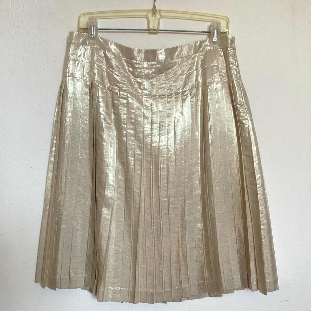 Kulson white gold metallic silk blend pleated skirt made in Italy. So classy!